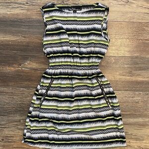 Small Black/white and green sleeveless dress w/zipper pockets